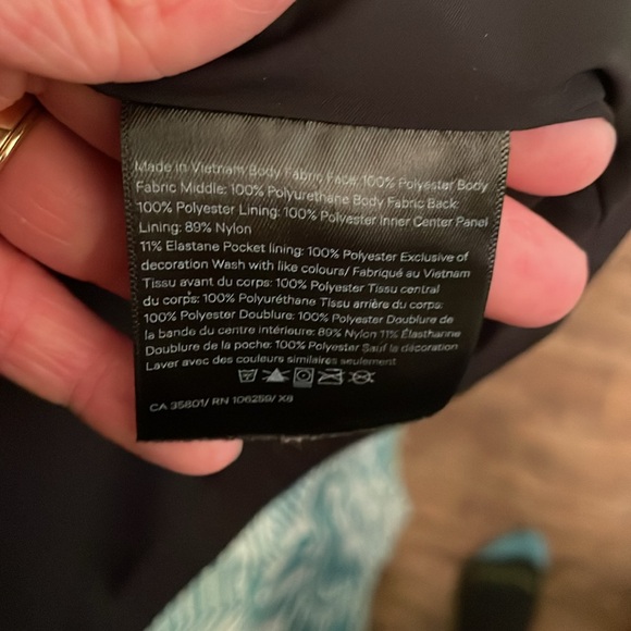 Lululemon Raincoat - Picture 7 of 8